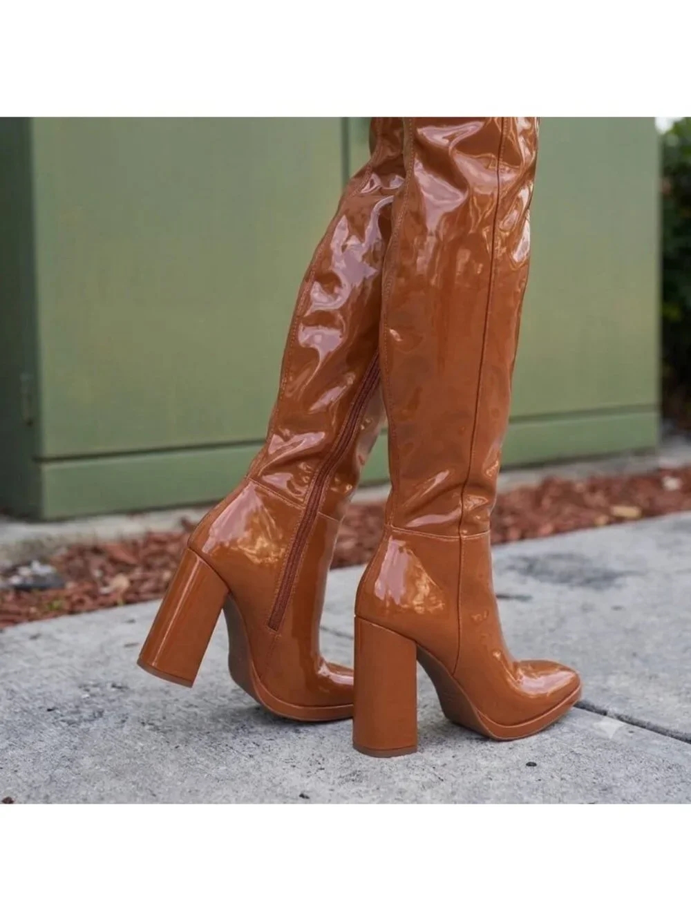 High-Gloss Brown Knee-High Boots With Block Heel Side Zipper And Square Toe Desi